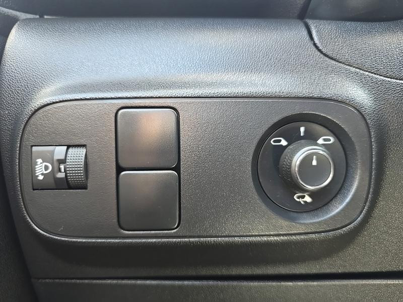 Occasion CITROEN C3 1.5 BlueHDi 100ch S&S Feel Pack E6.d 2023 Blanc Banquise (O) - Rouge Aden 12990 € à Toul