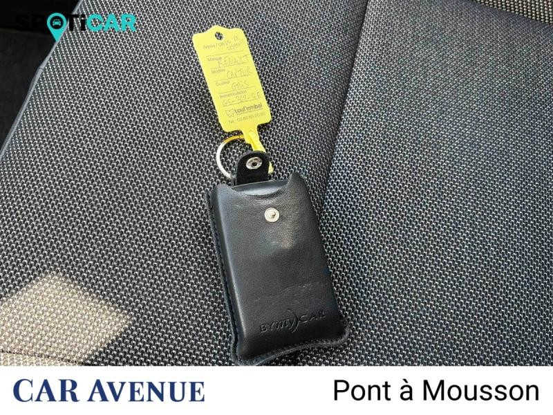 Used RENAULT Captur 1.6 E-Tech hybride 145ch Techno 2023 Gris Highland € 21990 in Pont-à-Mousson