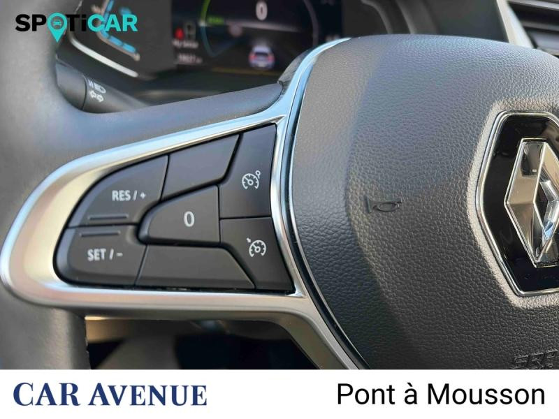 Used RENAULT Captur 1.6 E-Tech hybride 145ch Techno 2023 Gris Highland € 21990 in Pont-à-Mousson