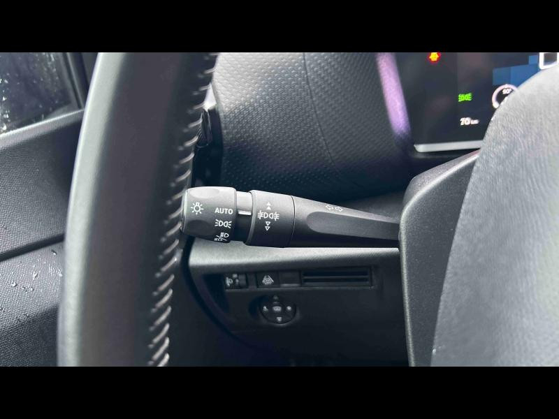 Used CITROEN C4 PureTech 130ch S&S Feel Pack EAT8 2021 Pack Color Anodised Deep Red € 16390 in Nancy