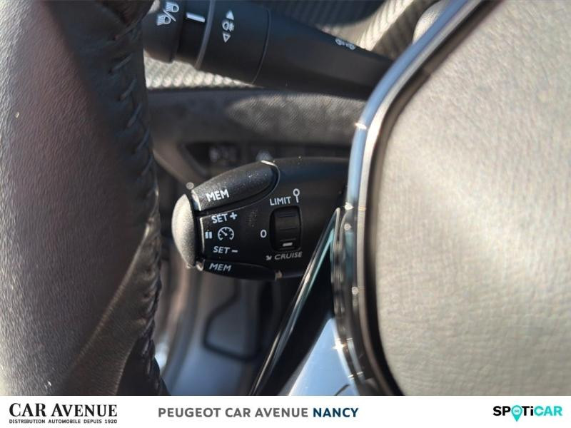 Occasion PEUGEOT 208 1.2 PureTech 100ch S&S Allure 2023 Gris Platinium (M) 15490 € à Nancy