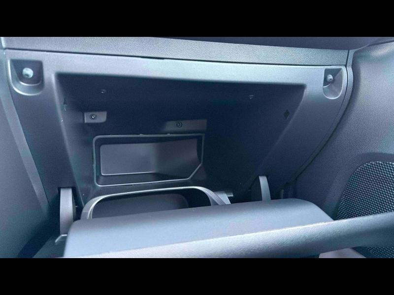 Occasion CITROEN C3 1.5 BlueHDi 100ch S&S Feel E6.d 2022 Blanc Banquise (O) - Rouge Aden 12490 € à Nancy