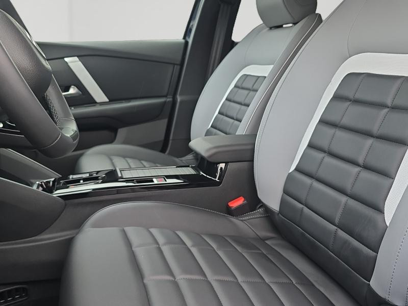 Used CITROEN C4 1.2 Hybride 145ch S&S MAX Automatique 2025 Bleu Eclipse (M) € 24390 in Nancy