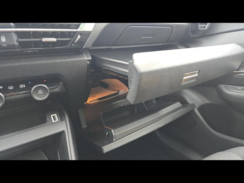 Used CITROEN C4 PureTech 130ch S&S Shine EAT8 2022 Noir Perla Nera (N) € 20490 in Nancy