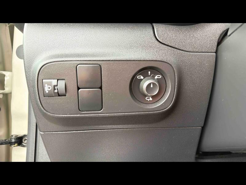 Used CITROEN C3 1.2 PureTech 83ch S&S C-Series 123g 2023 Sable (N) € 11290 in Nancy