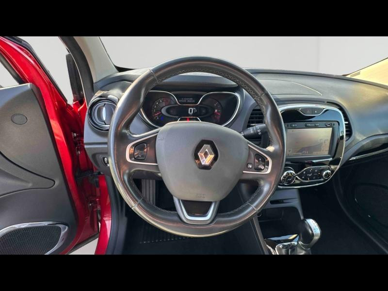 Occasion RENAULT Captur 1.2 TCe 120ch energy Intens EDC 2017 Rouge Flamme/Noir Etoilé 10490 € à Nancy