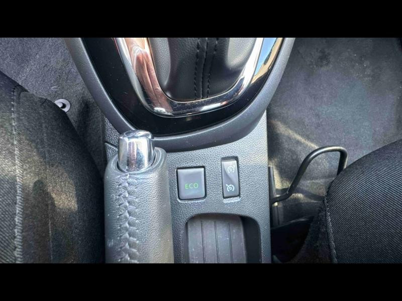 Occasion RENAULT Captur 1.2 TCe 120ch energy Intens EDC 2017 Rouge Flamme/Noir Etoilé 10490 € à Nancy