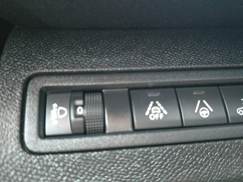 Occasion PEUGEOT 5008 Hybrid 136ch Allure Pack e-DCS6 2024 Noir Perla Nera (M) 28990 € à Nancy