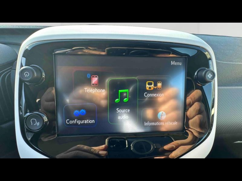 Occasion CITROEN C1 VTi 72 S&S Shine 5p E6.d 2021 Blanc Oural - Toit Emeraude Blue 11490 € à Nancy