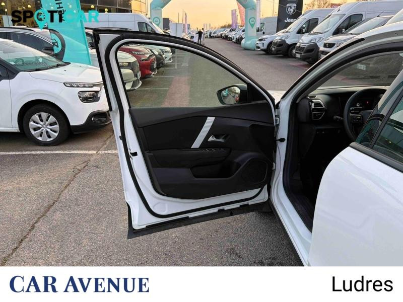 Occasion CITROEN C4 Sté 1.2 PureTech100 Live Pack Business R 2023 Blanc Banquise 12990 € à Nancy