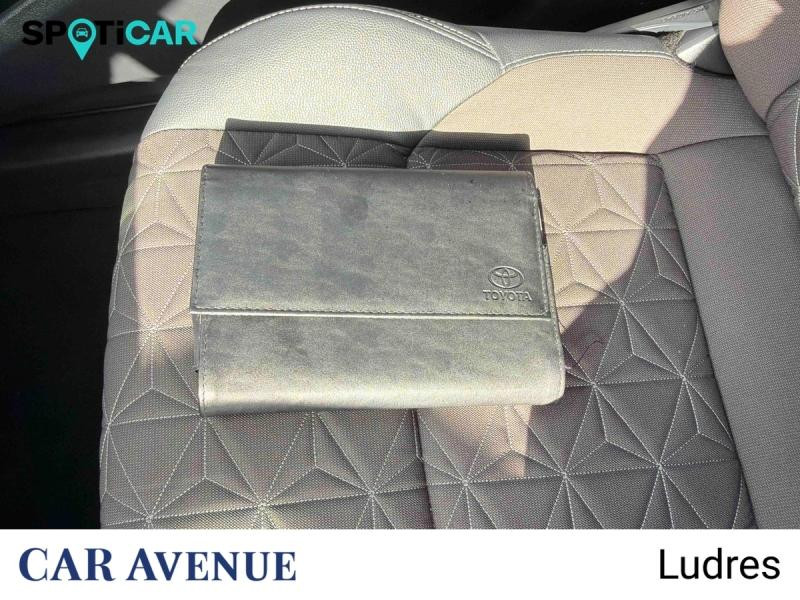 Occasion TOYOTA Yaris Cross 116h Collection MY22 2023 Or Pur/Toit Noir (M) 23490 € à Nancy