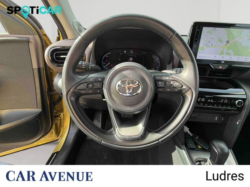 Occasion TOYOTA Yaris Cross 116h Collection MY22 2023 Or Pur/Toit Noir (M) 23490 € à Nancy