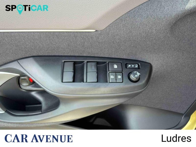 Occasion TOYOTA Yaris Cross 116h Collection MY22 2023 Or Pur/Toit Noir (M) 23490 € à Nancy