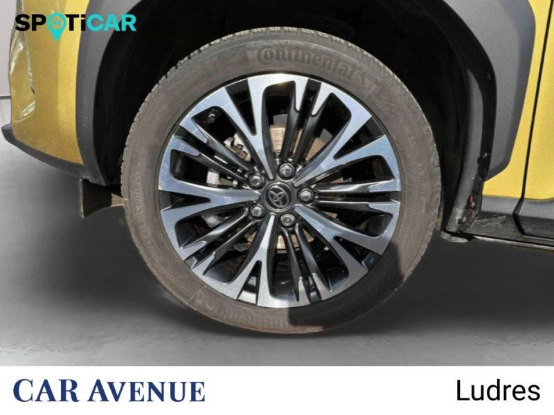 Occasion TOYOTA Yaris Cross 116h Collection MY22 2023 Or Pur/Toit Noir (M) 23490 € à Nancy