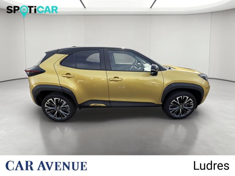 Occasion TOYOTA Yaris Cross 116h Collection MY22 2023 Or Pur/Toit Noir (M) 23490 € à Nancy