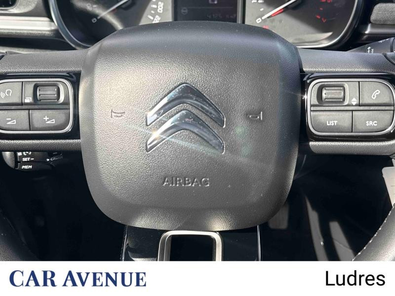 Used CITROEN C3 PureTech 82ch Shine 2017 Cobalt Blue - Blanc Opale € 8990 in Nancy