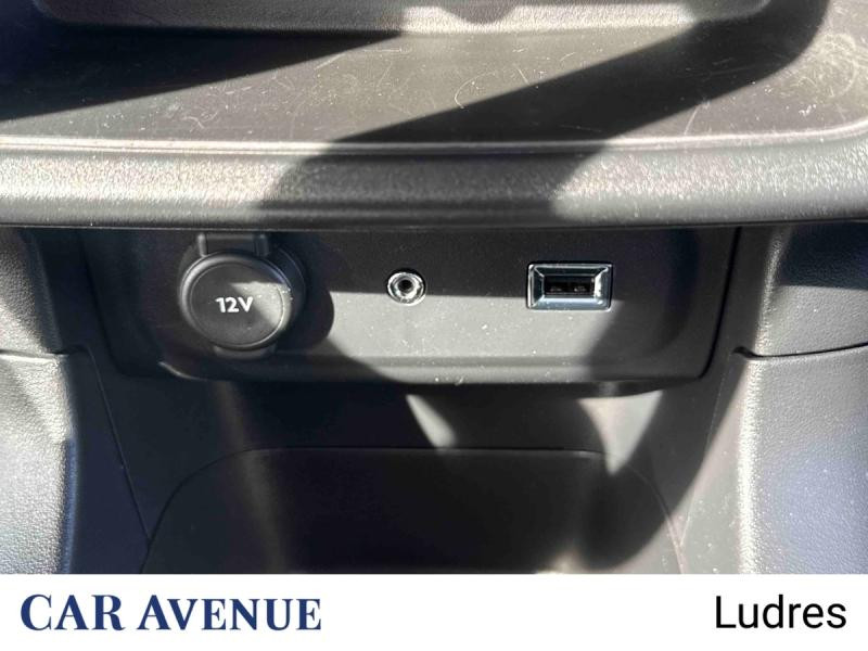 Used CITROEN C3 PureTech 82ch Shine 2017 Cobalt Blue - Blanc Opale € 8990 in Nancy