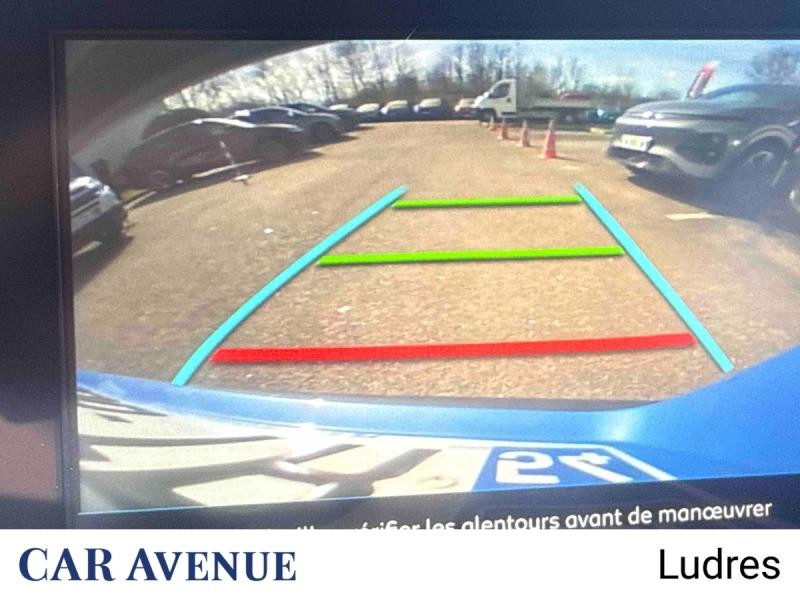 Used CITROEN C3 PureTech 82ch Shine 2017 Cobalt Blue - Blanc Opale € 8990 in Nancy