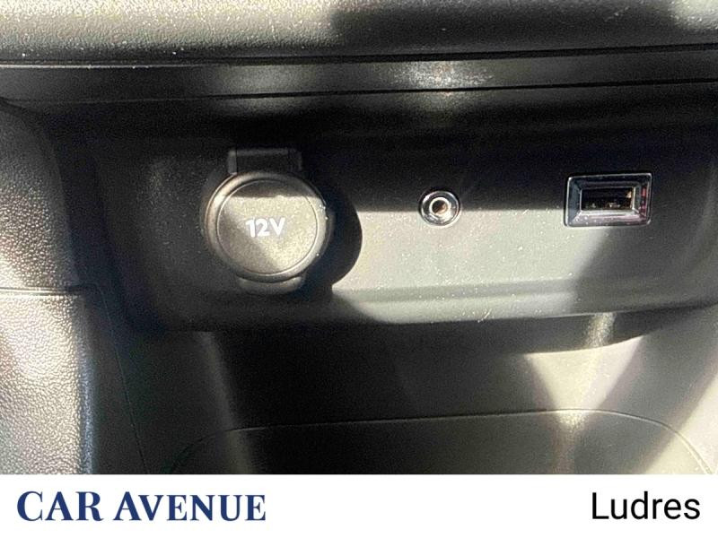 Used CITROEN C3 PureTech 82ch Shine 2017 Cobalt Blue - Blanc Opale € 8990 in Nancy