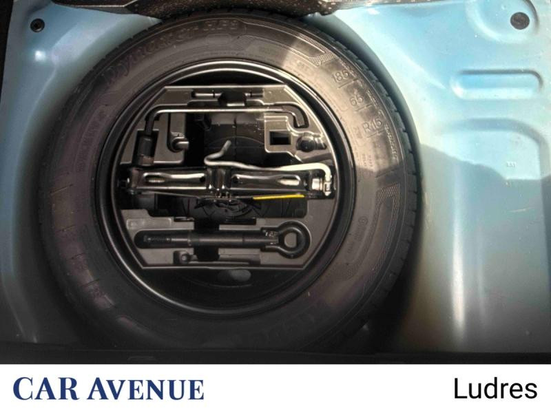 Used CITROEN C3 PureTech 82ch Shine 2017 Cobalt Blue - Blanc Opale € 8990 in Nancy