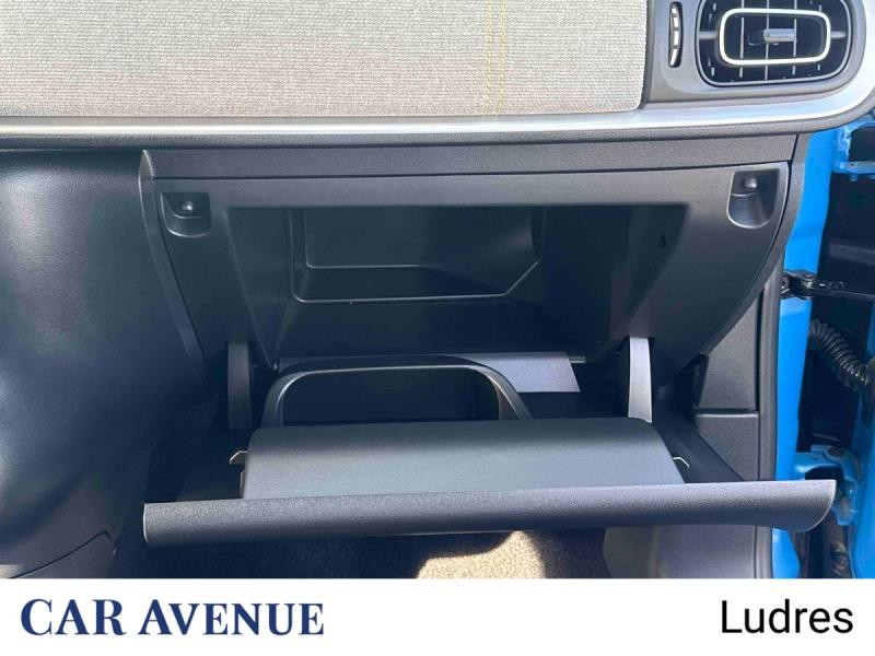 Used CITROEN C3 PureTech 82ch Shine 2017 Cobalt Blue - Blanc Opale € 8990 in Nancy