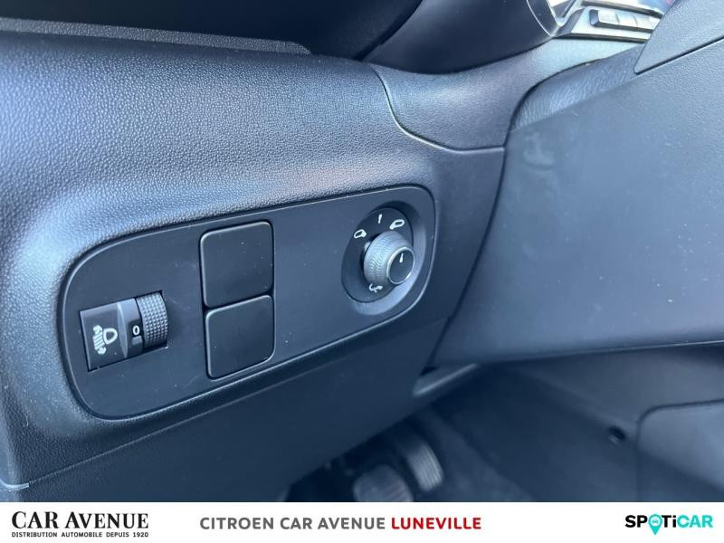 Used CITROEN C3 1.2 PureTech 83ch S&S C-Series 123g 2023 Gris Platinium (M) € 12490 in Lunéville