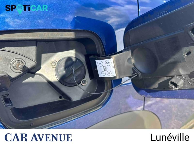 Occasion RENAULT Captur 1.6 E-Tech hybride 145ch Techno 2023 Bleu Iron/Noir Etoilé 20490 € à Lunéville