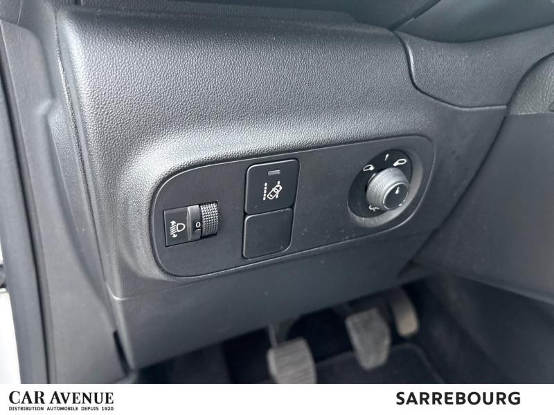 Occasion CITROEN C3 PureTech 82ch Shine S&S E6.d 2019 Blanc Banquise - Rouge Aden 9900 € à Sarrebourg