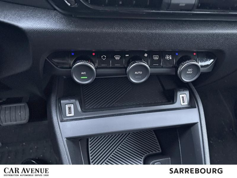 Used CITROEN C4 Moteur électrique 136ch (100 kW) Live Automatique 2023 Noir Perla Nera (N) € 19590 in Sarrebourg