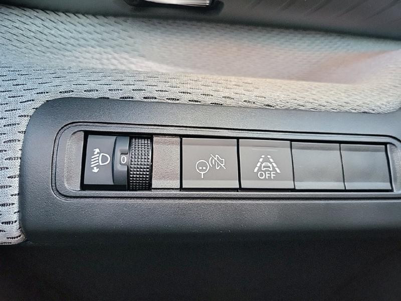 Used CITROEN C3 Aircross 1.2 Hybride 145ch MAX 2025 Vert Montana (M) + Blanc Opale € 28900 in Sarrebourg