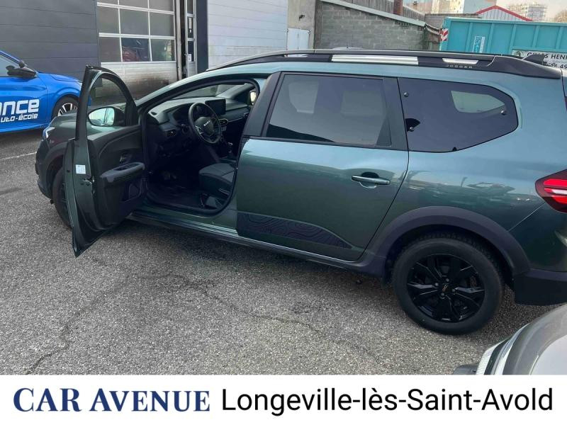 Used DACIA Jogger 1.6 hybrid 140ch Extreme 7 places -24 2024 Vert Cèdre métallisé € 23491 in Longeville-lès-Saint-Avold