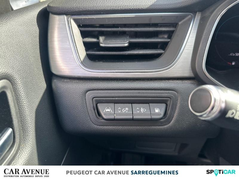 Occasion RENAULT Captur 1.6 E-Tech hybride rechargeable 160ch Intens -21 2021 Rouge Flamme/Noir Etoilé 18490 € à Sarreguemines