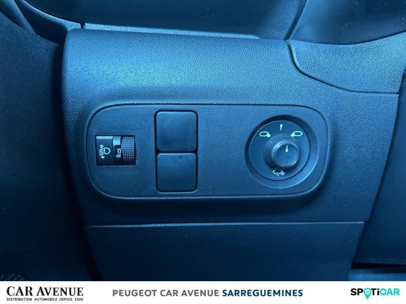 Occasion CITROEN C3 Sté 1.2 PureTech 83ch S&S Feel Nav 2021 Blanc Banquise 7290 € à Sarreguemines