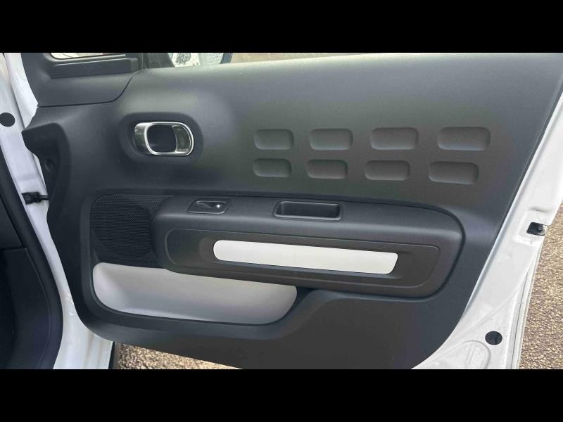 Used CITROEN C3 1.2 PureTech 83ch S&S Feel 122-123g 2020 Blanc Banquise (O) € 10490 in Sarreguemines