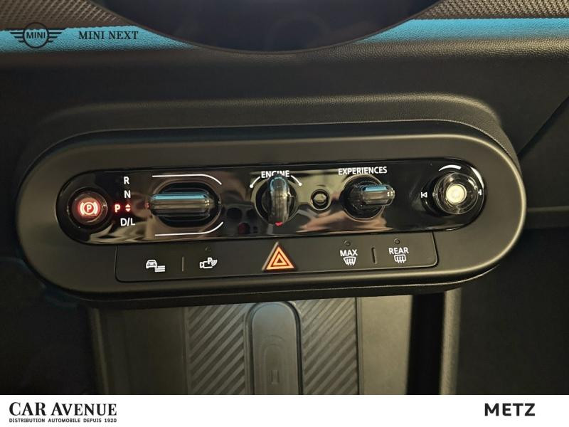 Occasion MINI Cooper 3 Portes C 156ch Favoured DKG7 2024 Midnight Black II 30999 € à Metz