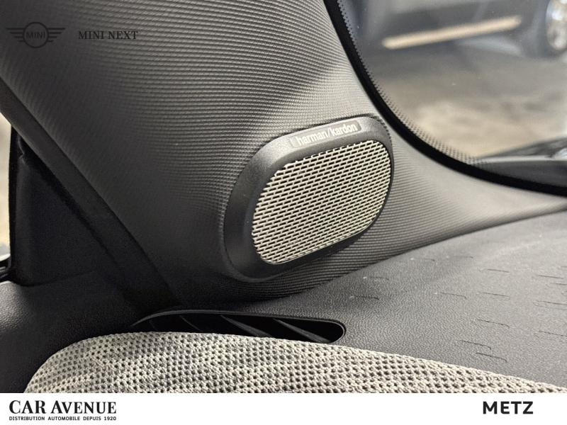 Occasion MINI Cooper 3 Portes C 156ch Favoured DKG7 2024 Midnight Black II 30999 € à Metz