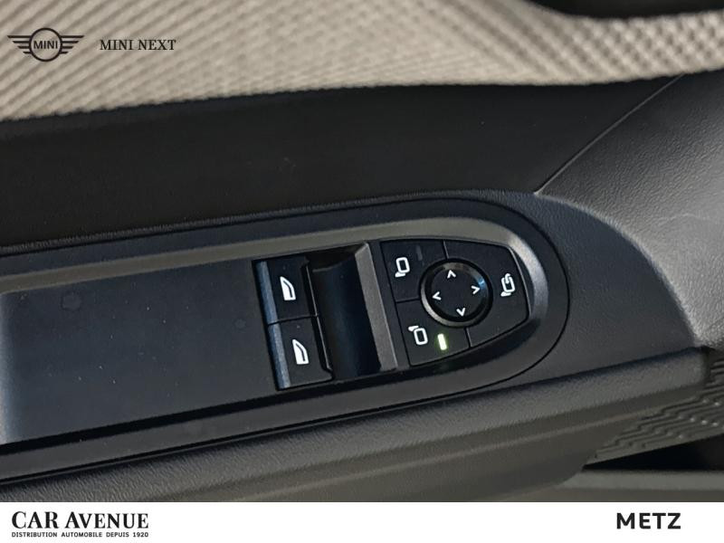 Occasion MINI Cooper 3 Portes C 156ch Favoured DKG7 2024 Midnight Black II 30999 € à Metz
