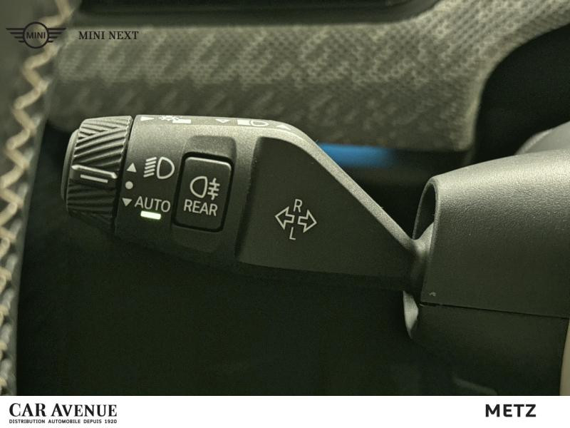 Occasion MINI Cooper 3 Portes C 156ch Favoured DKG7 2024 Midnight Black II 30999 € à Metz