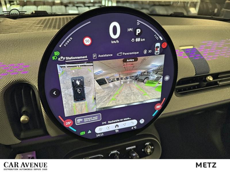 Occasion MINI Cooper 3 Portes C 156ch Favoured DKG7 2024 Midnight Black II 30999 € à Metz
