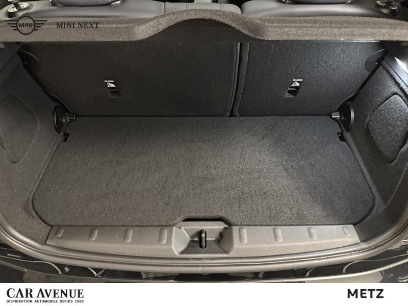 Occasion MINI Cooper 3 Portes C 156ch Favoured DKG7 2024 Midnight Black II 30999 € à Metz