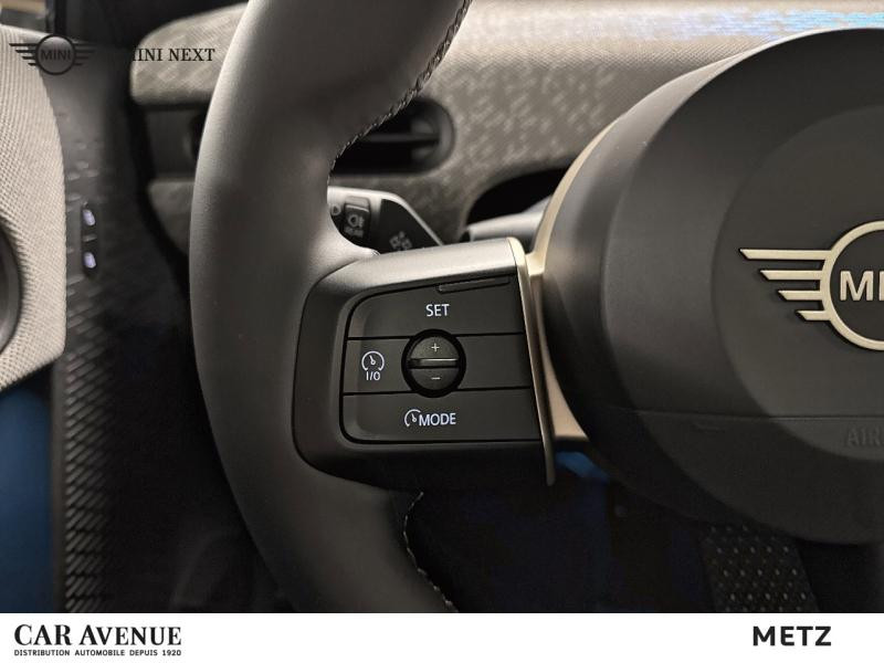 Occasion MINI Cooper 3 Portes C 156ch Favoured DKG7 2024 Midnight Black II 30999 € à Metz