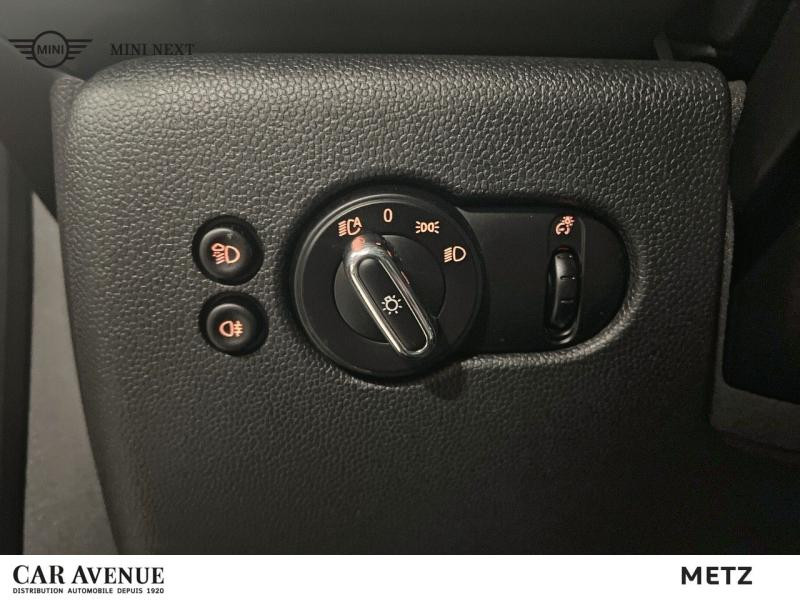 Occasion MINI Mini 5 Portes Cooper 136ch Edition Camden BVA7 2022 Chili Red 25499 € à Metz