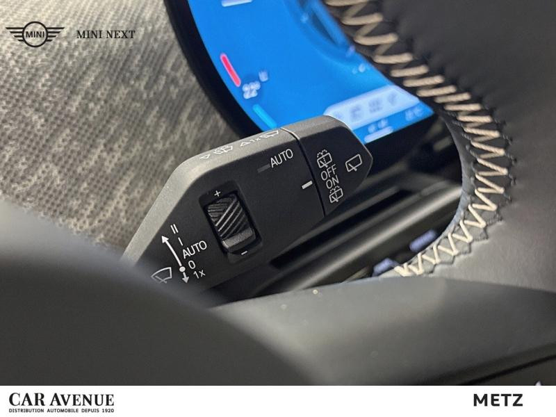 Occasion MINI Cooper 3 Portes E 184ch Favoured 2025 British Racing Green 38899 € à Metz
