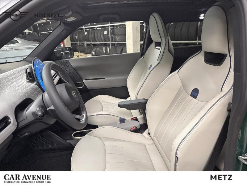 Occasion MINI Cooper 3 Portes E 184ch Favoured 2025 British Racing Green 38899 € à Metz