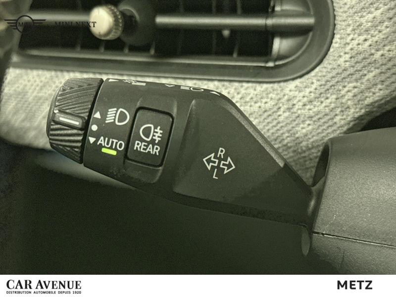 Occasion MINI Cooper 3 Portes C 156ch Favoured DKG7 2024 Midnight Black II 31999 € à Metz