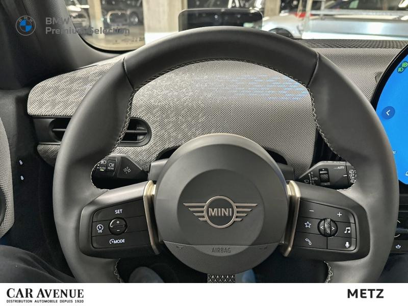 Occasion MINI Cooper 5 Portes C 156ch Favoured DKG7 2025 Argenté 33599 € à Metz