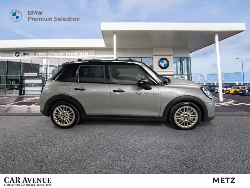 Occasion MINI Cooper 5 Portes C 156ch Favoured DKG7 2025 Argenté 33599 € à Metz