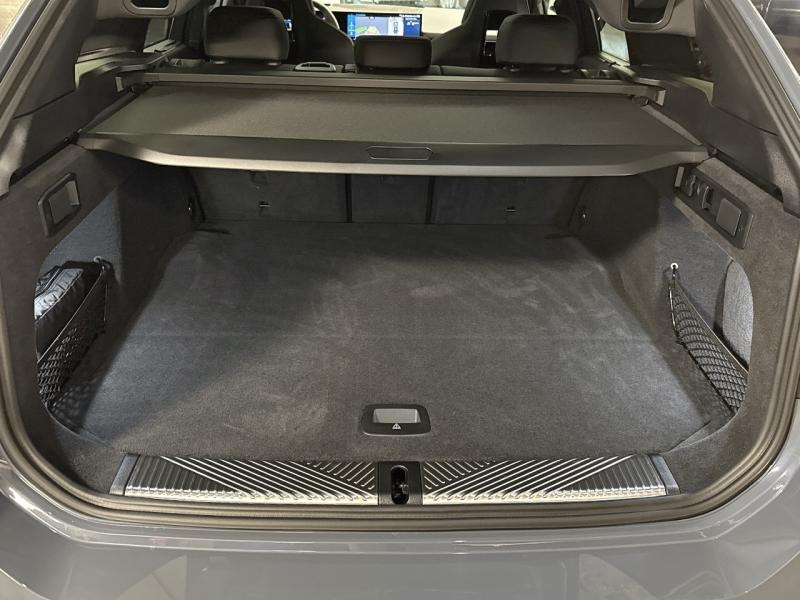 Occasion BMW M5 Touring 4.4 V8 PHEV 727ch 2025 BMW Ind Storm Bay mét/Toit+rétros noirs 174890 € à Metz