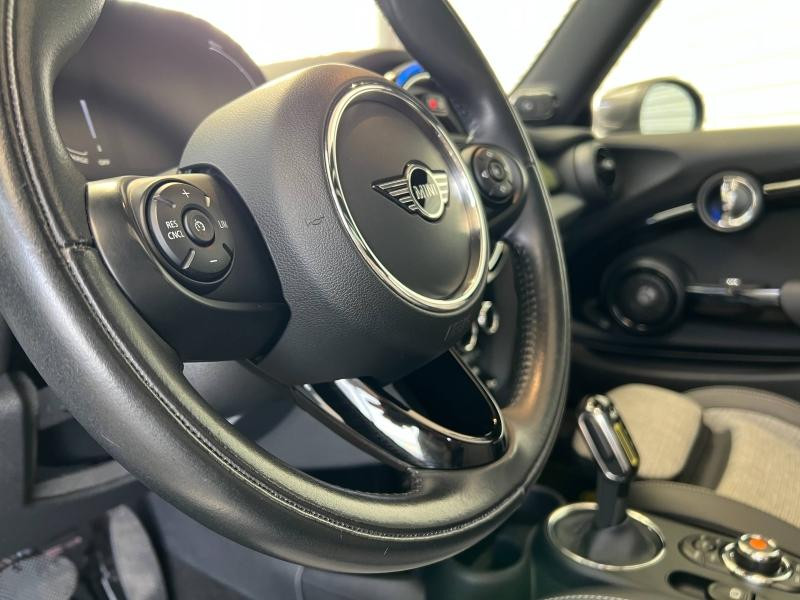 Occasion MINI Mini Cooper SE 184ch Yours BVA 2020 Enigmatic Black 16490 € à Forbach