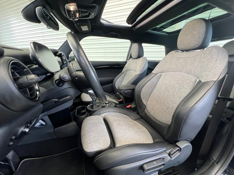 Occasion MINI Mini Cooper SE 184ch Yours BVA 2020 Enigmatic Black 16490 € à Forbach